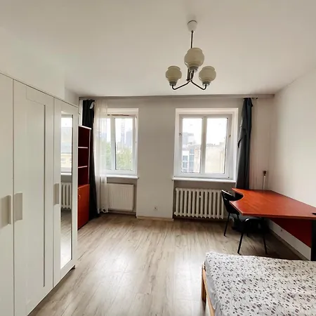 Minimalist With Kitchen-near Fabryczna Homestay Lodz